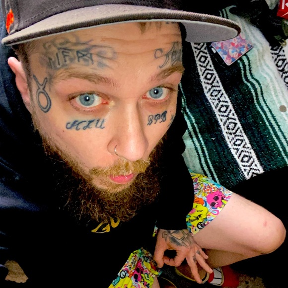 Meet your Posher, Brian - Picture 1 of 4